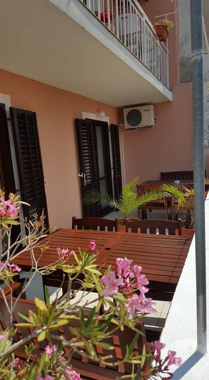 Apartments Alissa Hvar Town Luaran gambar